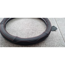 Husa volan din piele pentru turisme neagra cu cusatura rosie