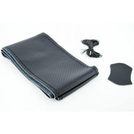 Husa volan LUXA027 piele cu gaurele marime: L + ac si ata. Culoare: negru