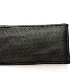 Husa volan K01 imitatie piele cu gaurele  ac si ata marime: M culoare: negru