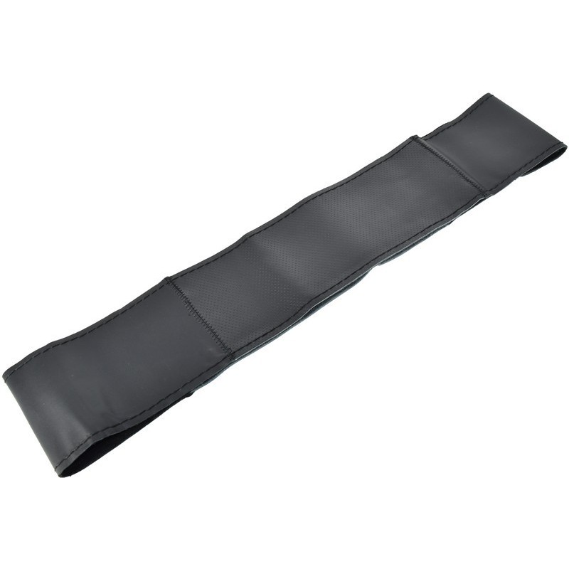 Husa volan piele cu gaurele 4C388 marimea L negru Husa volan piele cu gaurele 4C388 marimea L negru